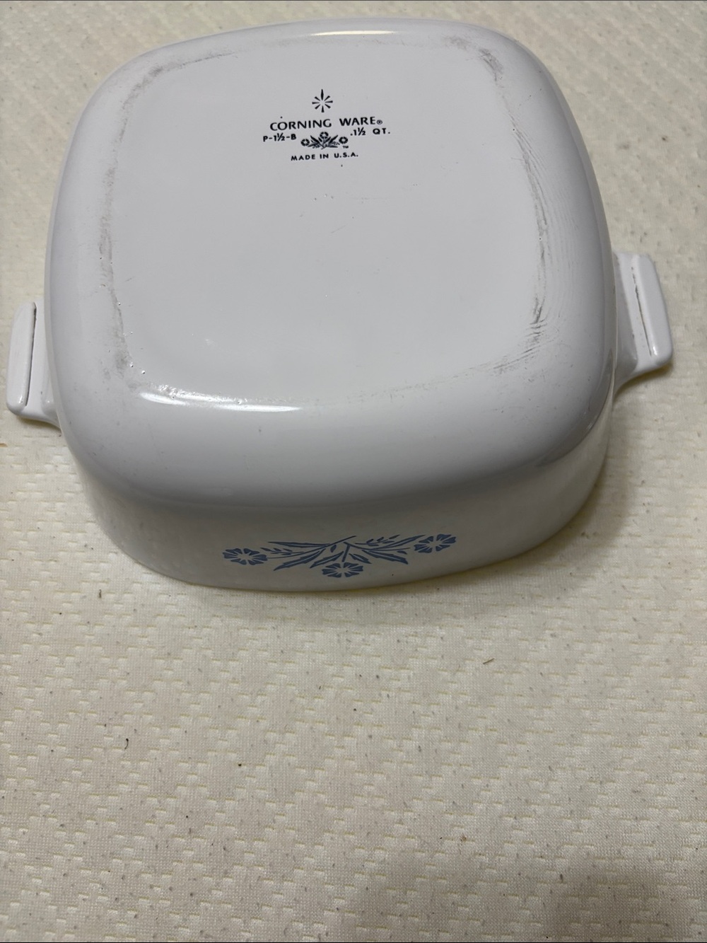 Corningware White Casserole with Blue Floral Motif and Glass Lid - Picture 5 of 5
